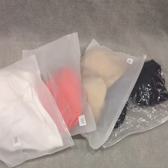 Black Seamless Bra - Picture 4 of 4